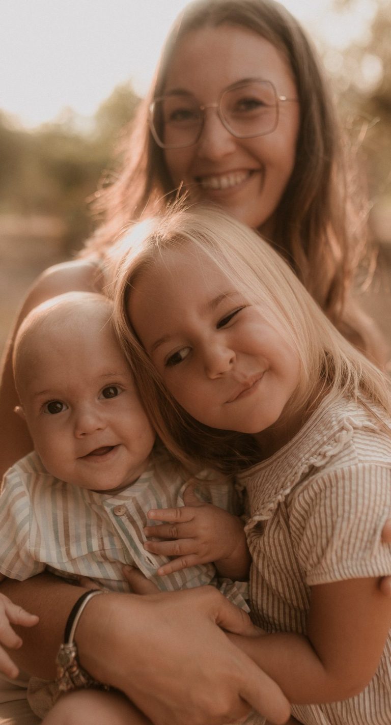 Sesión familiar natural en exterior